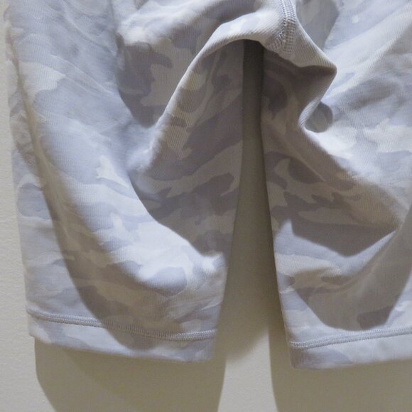 LULULEMON Wunder Under Short 10" Ribbed Incognito Camo Jacquard Alpine White 4 - Picture 12 of 13